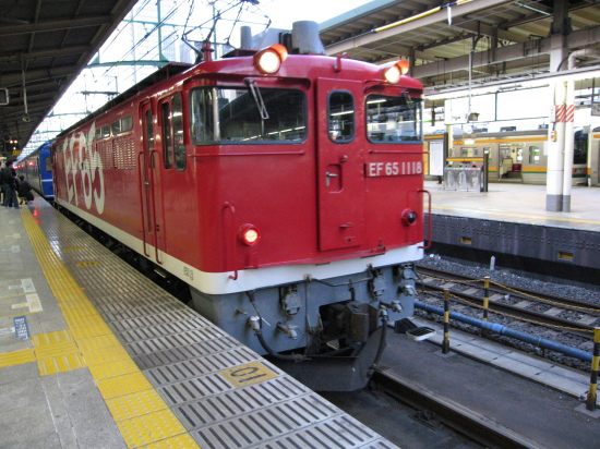 20日大阪発の銀河の機関車は「EF65−1118」でした。